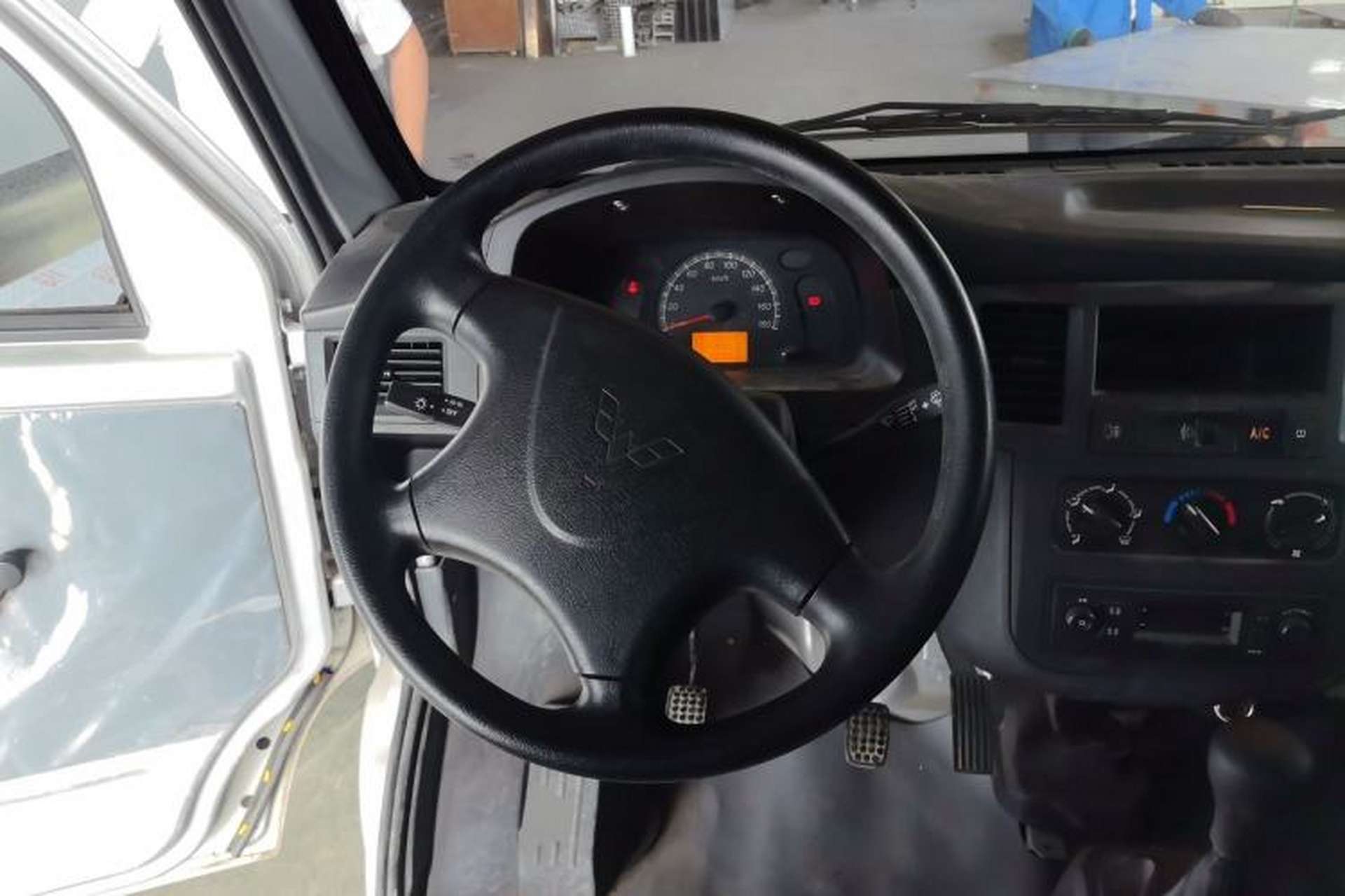 Used Wuling Zhiguang 2023 1.5L Practical Version 5/7 Seats Steering Wheel
