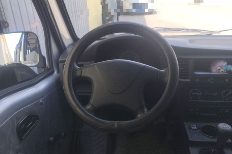 Used Wuling Zhiguang 2023 1.5L Practical Version 5/7 Seats Steering Wheel