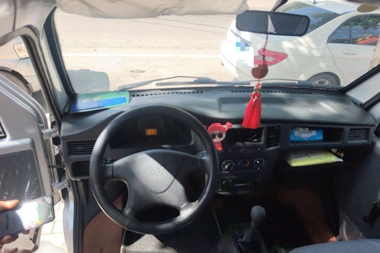 Used Wuling Zhiguang 2023 1.5L Practical Version 5/7 Seats Steering Wheel