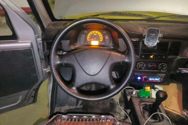 Used Wuling Zhiguang 2023 1.5L Practical Version 5/7 Seats Steering Wheel