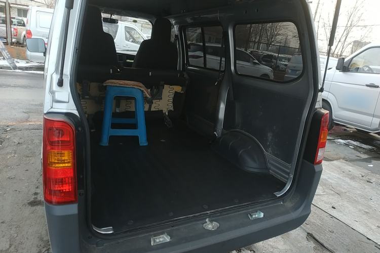 Used Wuling Zhiguang 2023 1.5L Practical Version 5/7 Seats Trunk