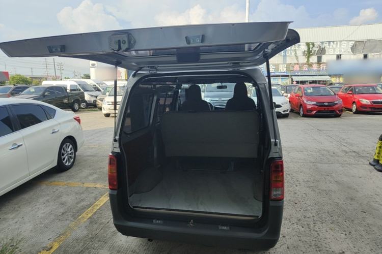 Used Wuling Zhiguang 2023 1.5L Practical Version 5/7 Seats Trunk