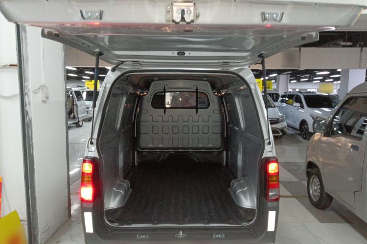 Used Wuling Zhiguang 2023 1.5L Utility Version with Enclosed Windows 2 Seats Trunk