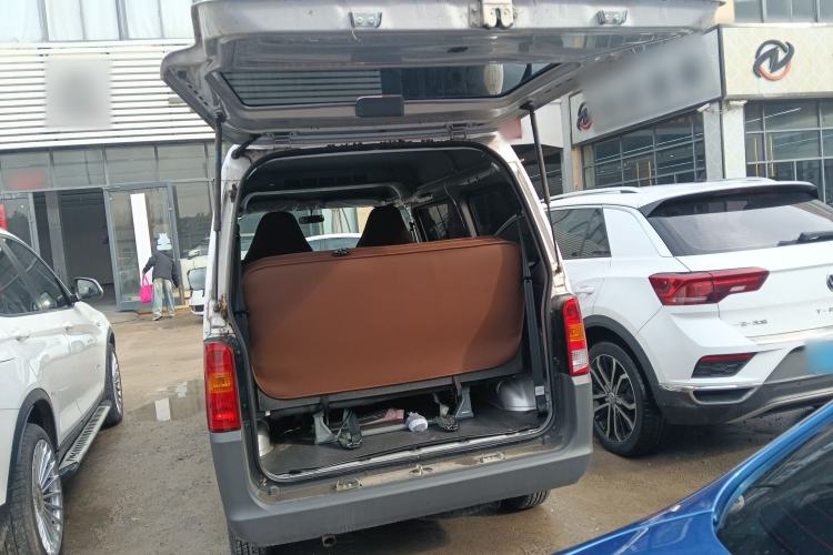 Used Wuling Zhiguang 2023 1.5L Practical Version 5/7 Seats Trunk