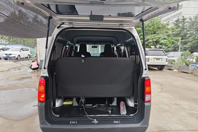Used Wuling Zhiguang 2023 1.5L Practical Version 5/7 Seats Trunk