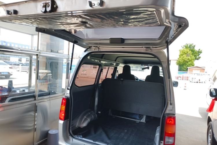 Used Wuling Zhiguang 2023 1.5L Practical Version 5/7 Seats Trunk
