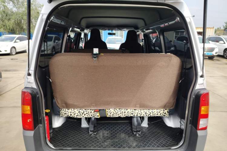 Used Wuling Zhiguang 2023 1.5L Practical Version 5/7 Seats Trunk