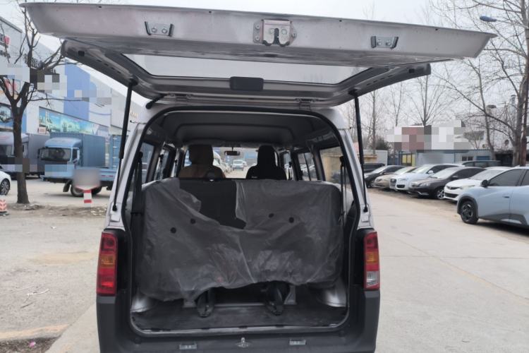 Used Wuling Zhiguang 2023 1.5L Practical Version 5/7 Seats Trunk