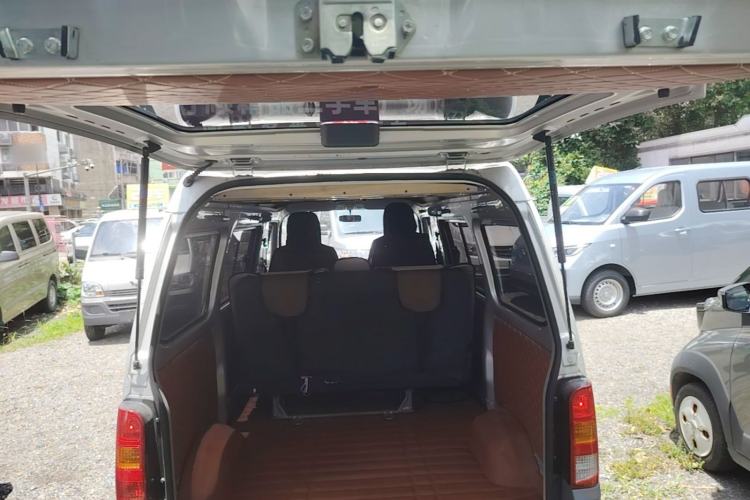 Used Wuling Zhiguang 2023 1.5L Practical Version 5/7 Seats Trunk