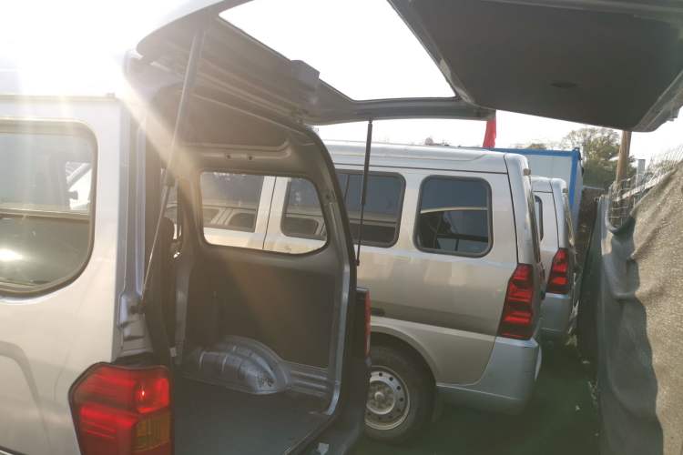 Used Wuling Zhiguang 2023 1.5L Practical Version 5/7 Seats Trunk