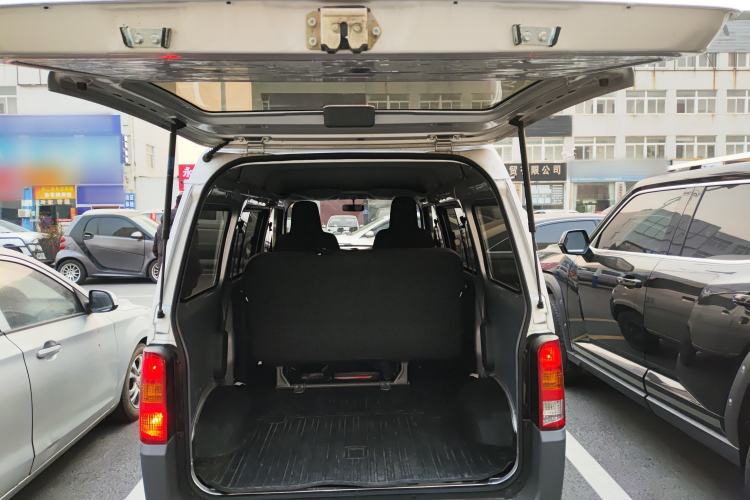 Used Wuling Zhiguang 2023 1.5L Practical Version 5/7 Seats Trunk