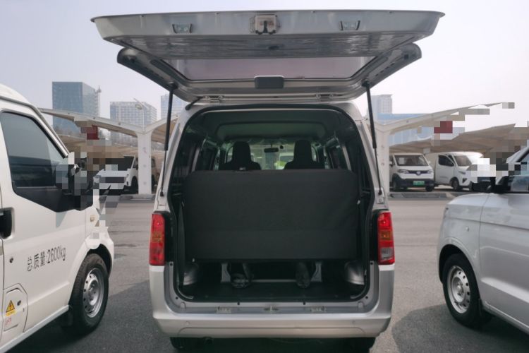 Used Wuling Zhiguang 2023 1.5L Practical Version 5/7 Seats Trunk