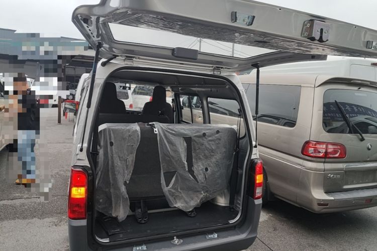 Used Wuling Zhiguang 2023 1.5L Practical Version 5/7 Seats Trunk