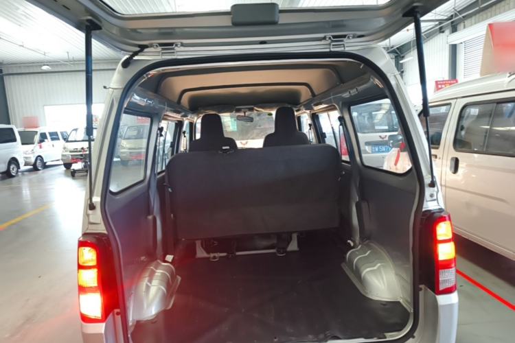Used Wuling Zhiguang 2023 1.5L Practical Version 5/7 Seats Trunk