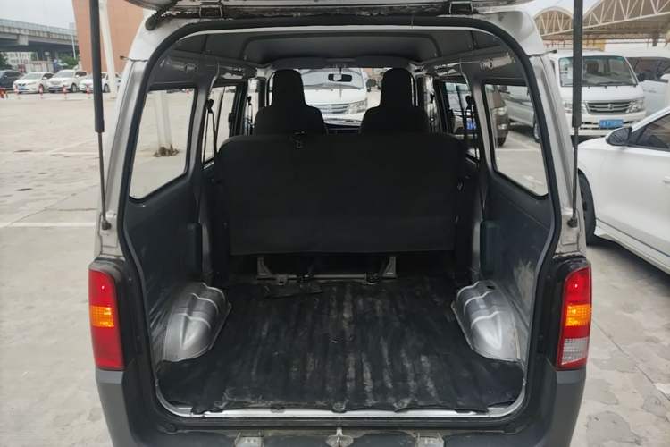 Used Wuling Zhiguang 2023 1.5L Practical Version 5/7 Seats Trunk