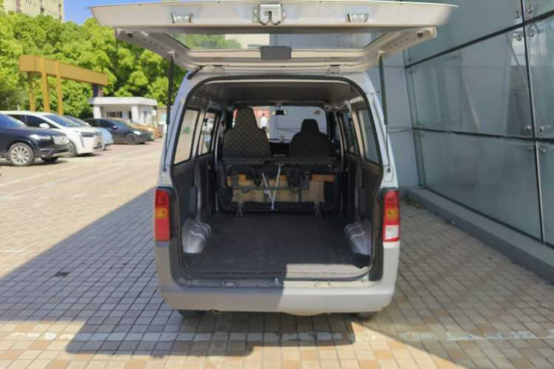 Used Wuling Zhiguang 2023 1.5L Practical Version 5/7 Seats Trunk