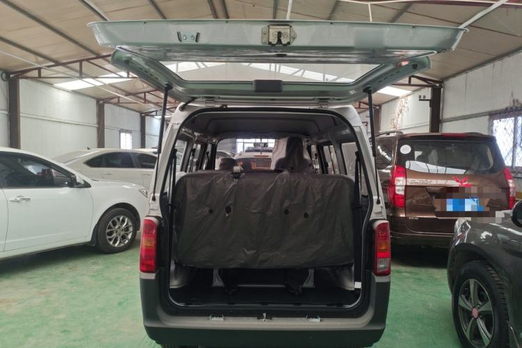 Used Wuling Zhiguang 2023 1.5L Practical Version 5/7 Seats Trunk