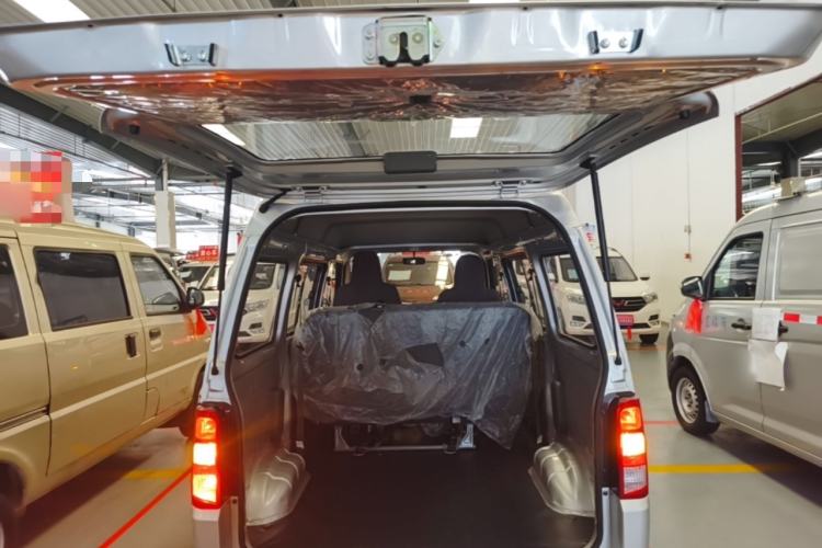 Used Wuling Zhiguang 2023 1.5L Practical Version 5/7 Seats Trunk