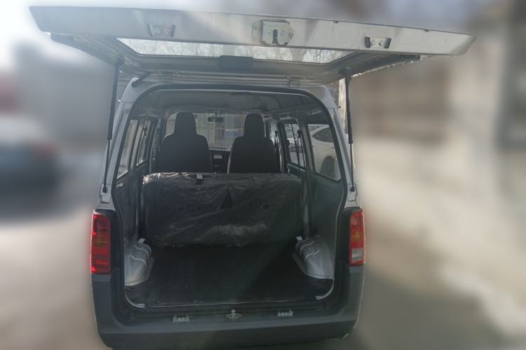 Used Wuling Zhiguang 2023 1.5L Practical Version 5/7 Seats Trunk