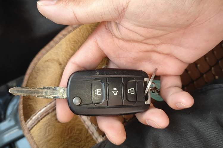 Used Wuling Zhiguang 2023 1.5L Practical Version 5/7 Seats Vehicle Key