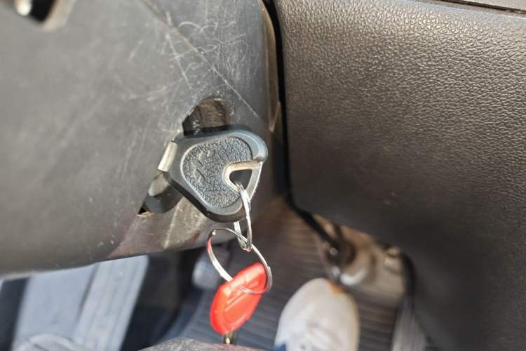 Used Wuling Zhiguang 2023 1.5L Practical Version 5/7 Seats Vehicle Key