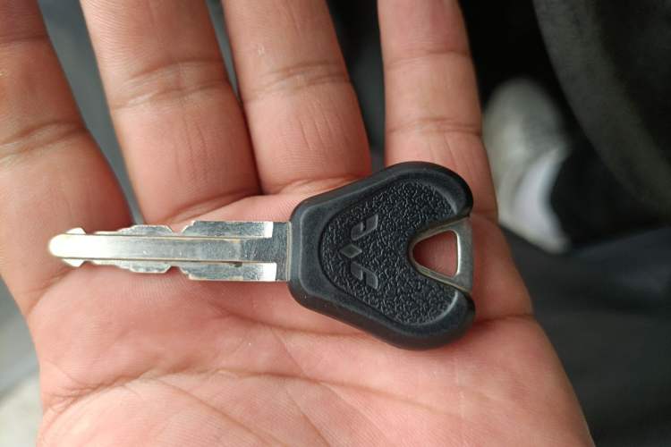 Used Wuling Zhiguang 2023 1.5L Practical Version 5/7 Seats Vehicle Key