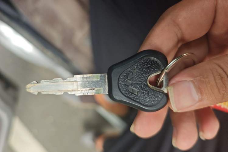 Used Wuling Zhiguang 2023 1.5L Practical Version 5/7 Seats Vehicle Key