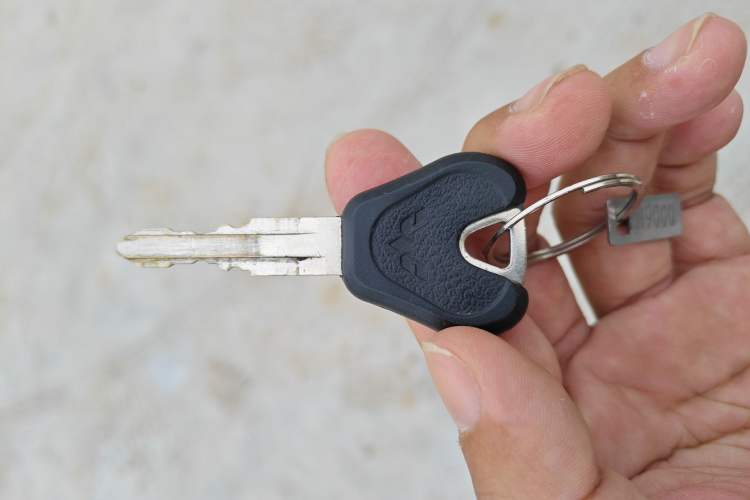 Used Wuling Zhiguang 2023 1.5L Utility Version with Enclosed Windows 2 Seats Vehicle Key