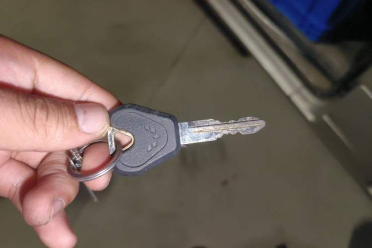 Used Wuling Zhiguang 2023 1.5L Practical Version 5/7 Seats Vehicle Key