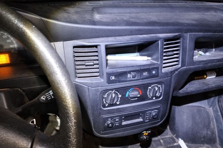 Used Wuling Zhiguang 2023 1.5L Practical Version 5/7 Seats Audio And AC Panel