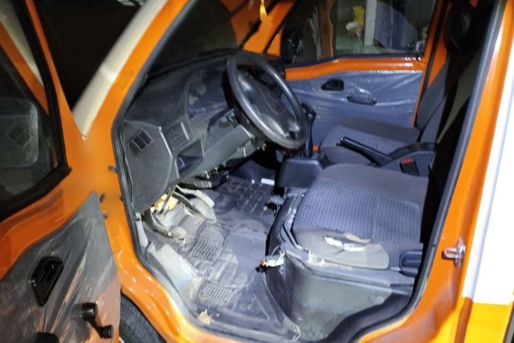 Used Wuling Zhiguang 2023 1.5L Practical Version 5/7 Seats Interior 3