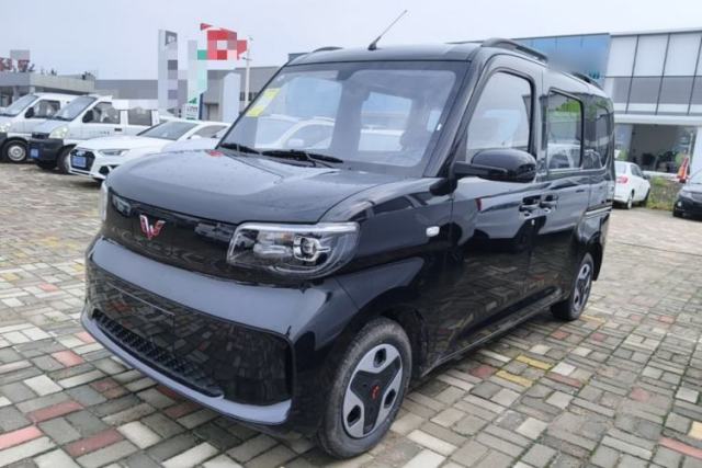 Used Wuling Zhiguang New Energy 2025 Model 305km Ambitious Edition