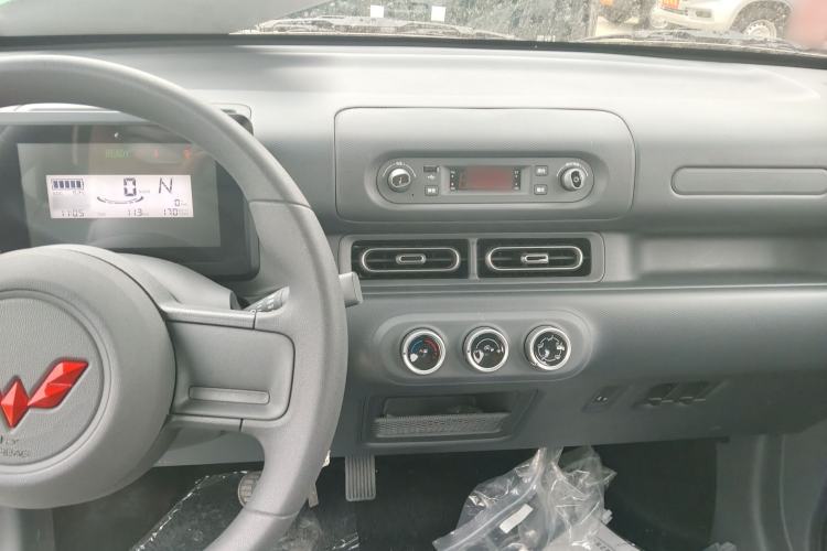 Used Wuling Zhiguang New Energy 2025 Comfort Model Audio And AC Panel