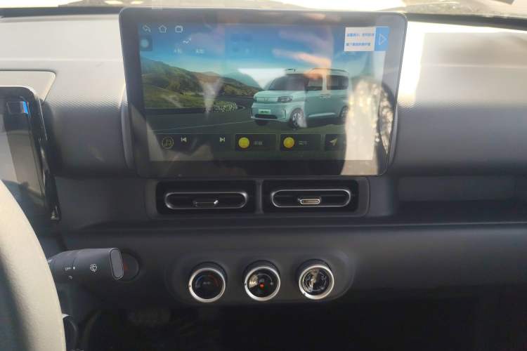 Used Wuling Zhiguang New Energy 2025 Model 305km Ambitious Edition Audio And AC Panel