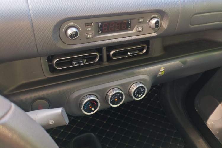 Used Wuling Zhiguang New Energy 2025 Comfort Model Audio And AC Panel