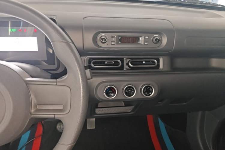 Used Wuling Zhiguang New Energy 2025 Standard Model Audio And AC Panel