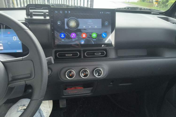 Used Wuling Zhiguang New Energy 2025 Model 305km Ambitious Edition Audio And AC Panel