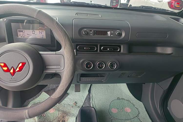 Used Wuling Zhiguang New Energy 2025 Comfort Model Audio And AC Panel
