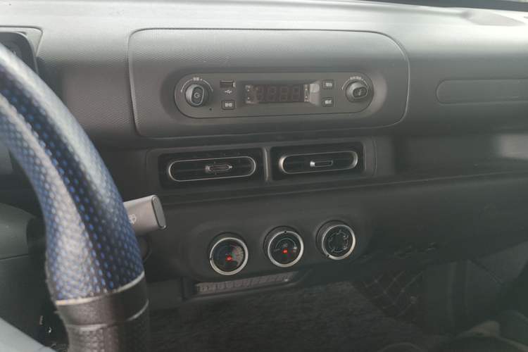 Used Wuling Zhiguang New Energy 2025 Comfort Model Audio And AC Panel