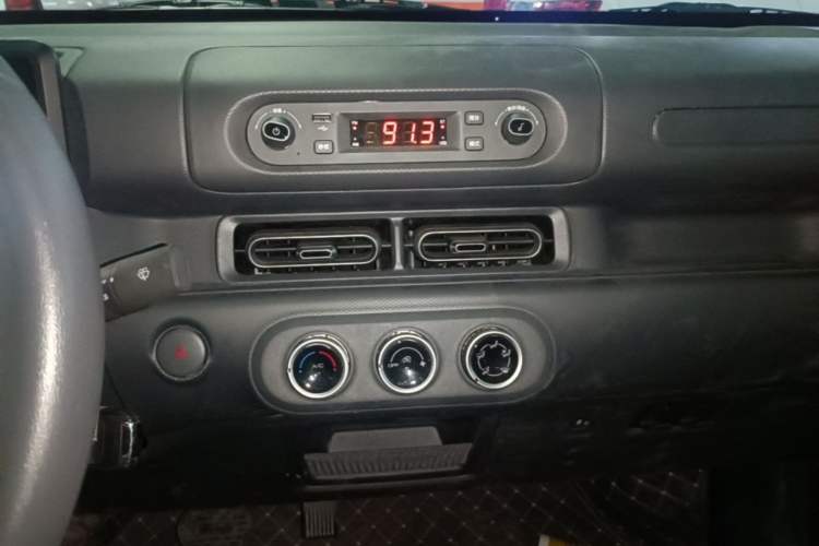 Used Wuling Zhiguang New Energy 2025 Comfort Model Audio And AC Panel