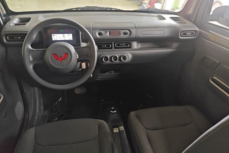 Used Wuling Zhiguang New Energy 2025 Comfort Model Center Console