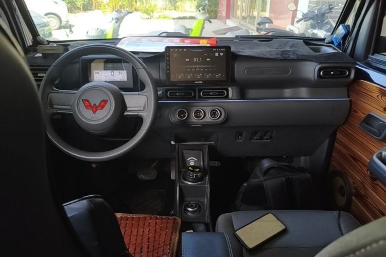 Used Wuling Zhiguang New Energy 2025 Comfort Model Center Console