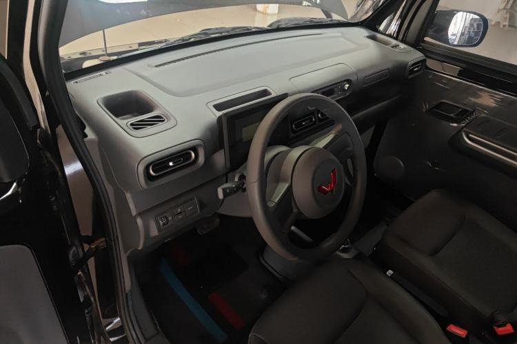 Used Wuling Zhiguang New Energy 2025 Comfort Model Center Console