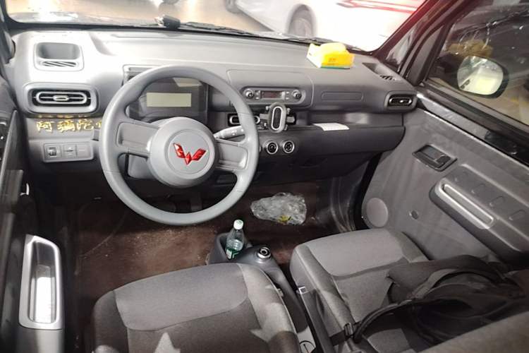 Used Wuling Zhiguang New Energy 2025 Comfort Model Center Console