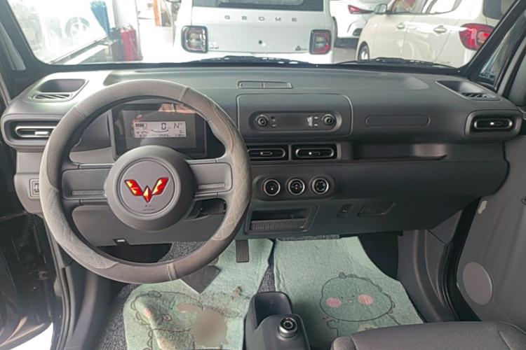 Used Wuling Zhiguang New Energy 2025 Comfort Model Center Console