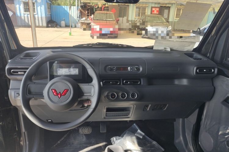 Used Wuling Zhiguang New Energy 2025 Standard Model Center Console