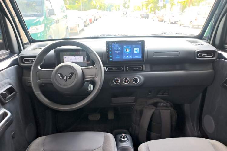 Used Wuling Zhiguang New Energy 2025 Standard Model Center Console