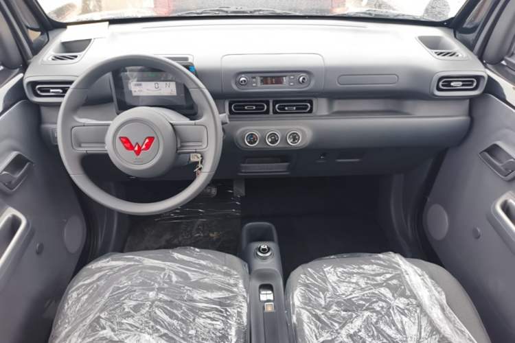 Used Wuling Zhiguang New Energy 2025 Standard Model Center Console