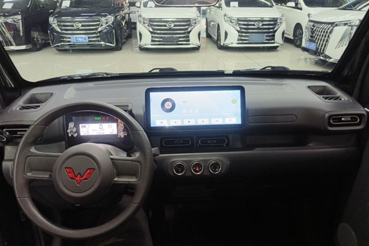 Used Wuling Zhiguang New Energy 2025 Standard Model Center Console