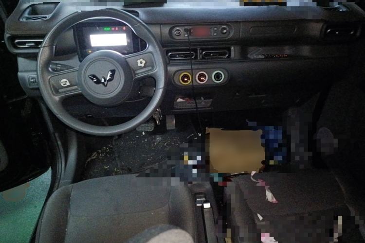 Used Wuling Zhiguang New Energy 2025 Comfort Model Center Console